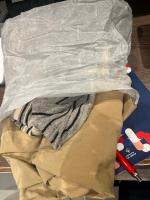 cs2272/2026 BORSA CARTA MASSIMO DUTTI CON EFFETTI PERSONALI